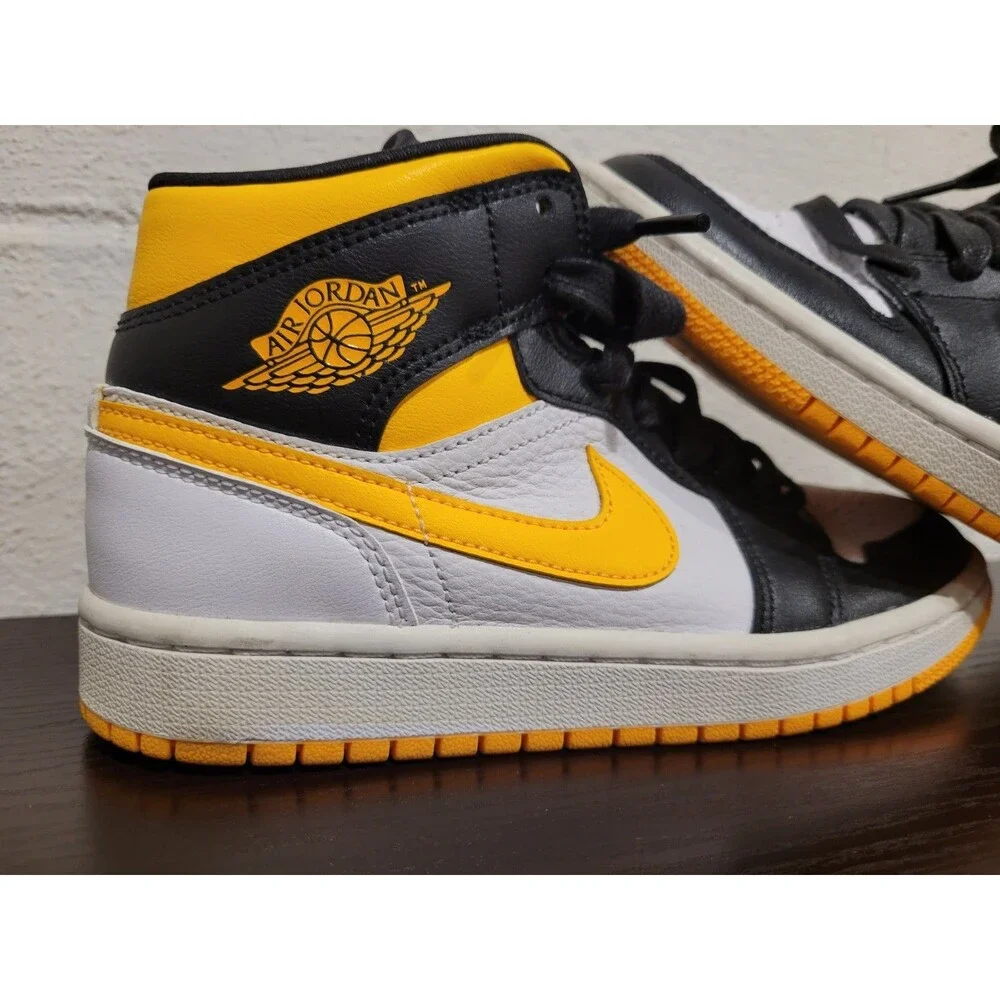 Wmns Air Jordan 1 Mid SE 